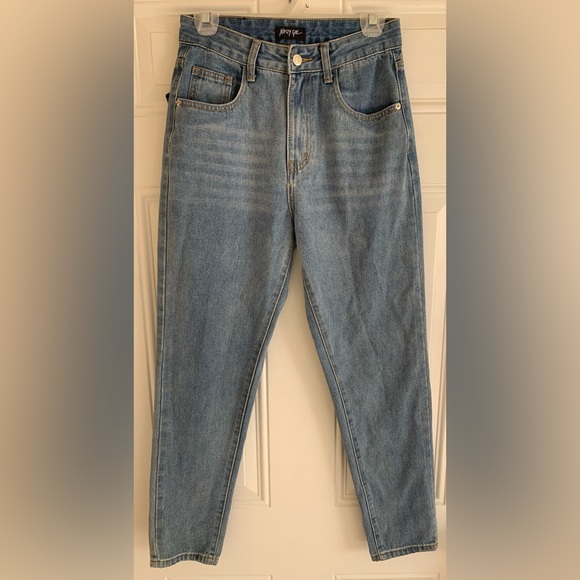 Nasty Gal Denim - Nasty Gal Denim Debbie Pull On High Waisted Tapered Mom Jeans 26 Light Blue Wash
